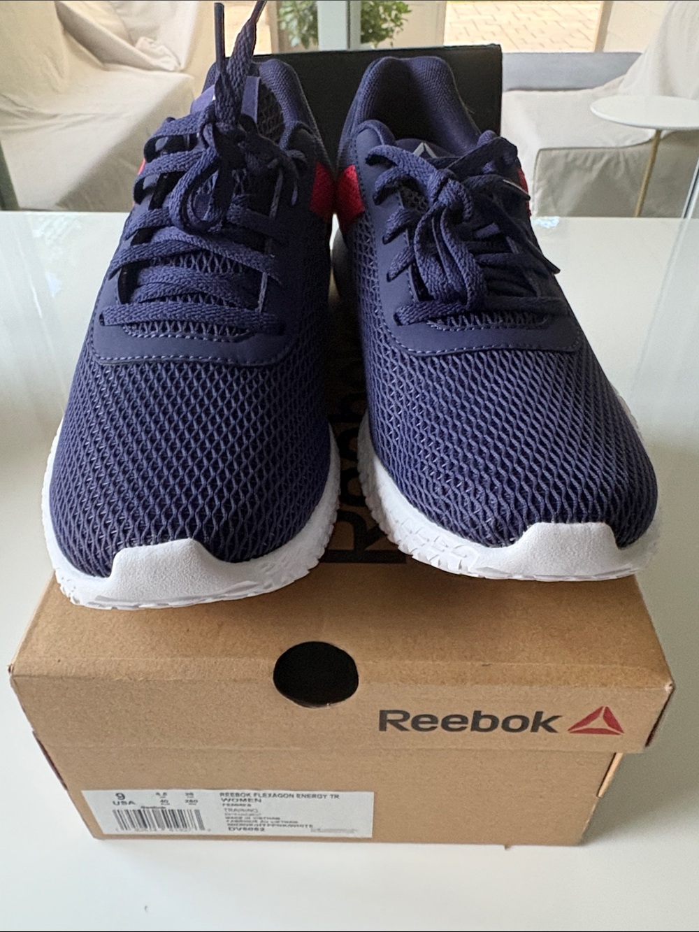 New Reebok Deep purple Mesh Trainers White Soles, fuchsia Heel Accent Size 9